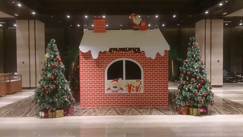 承接文昌魯能希爾頓酒店圣誕節主圣誕樹主題制作